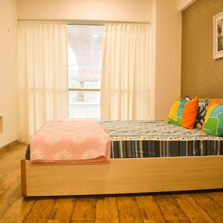 7 Star Weekend Studio At Rajhans Belliza By Global Hospitality Сурат Екстериор снимка