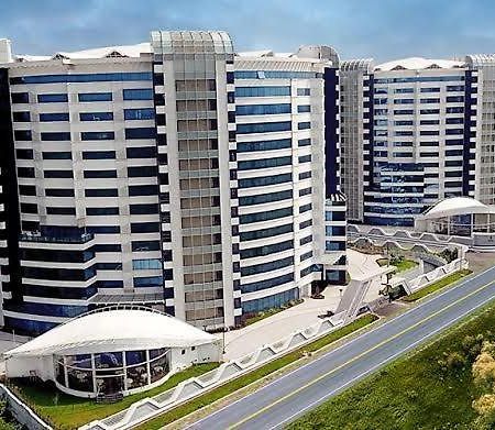 7 Star Weekend Studio At Rajhans Belliza By Global Hospitality Сурат Екстериор снимка