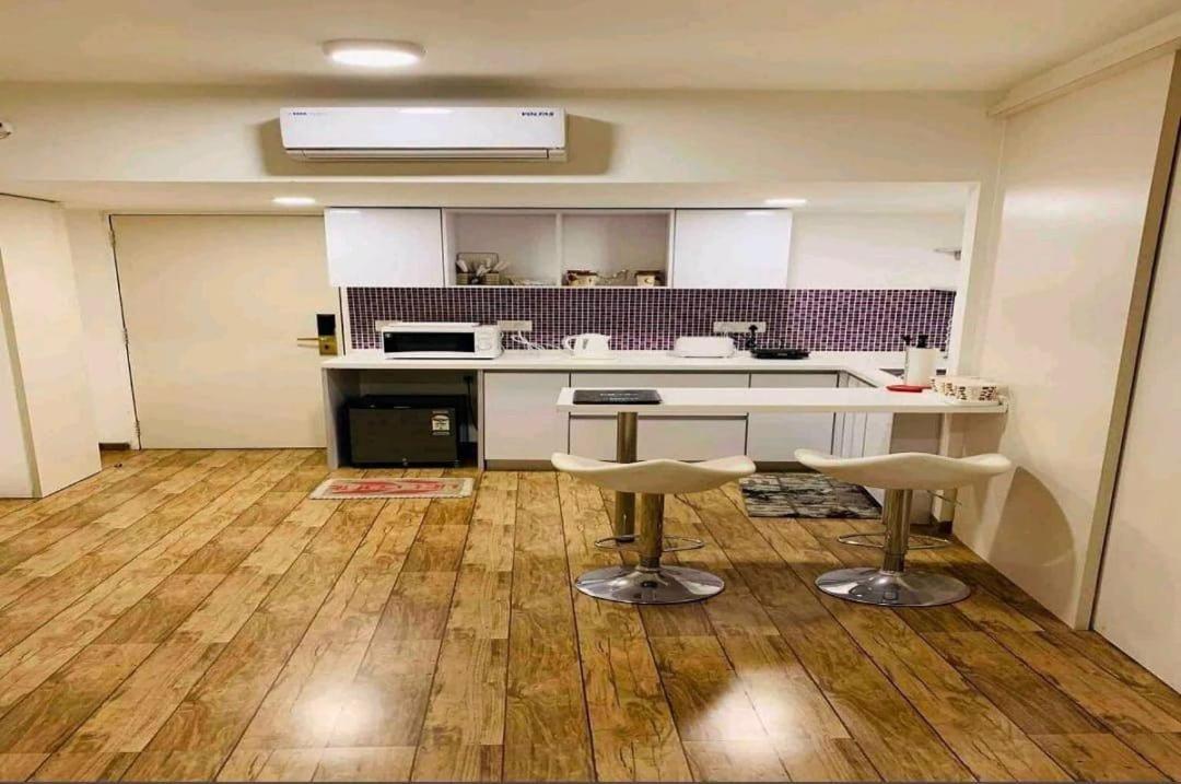7 Star Weekend Studio At Rajhans Belliza By Global Hospitality Сурат Екстериор снимка